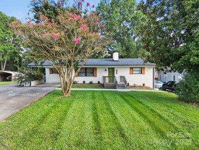 729 Fisher St, Concord, NC 28027 - photo 2