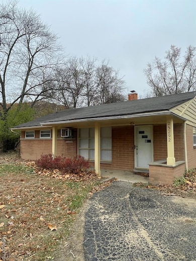 25292 Orchard Grove St, Southfield, MI 48033 - photo 2