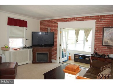 314 Wolfenden Ave, Darby, PA 19023 - photo 6