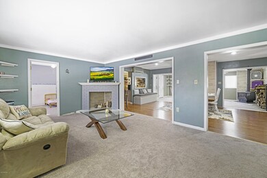 129 Blueberry Dr, Milford, PA 18337 - photo 4