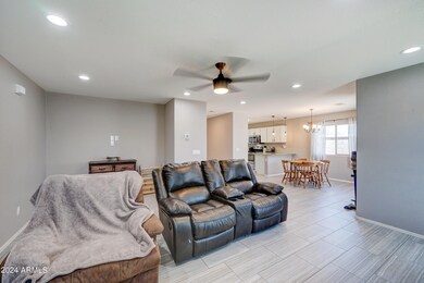 1825 W Expressman-6