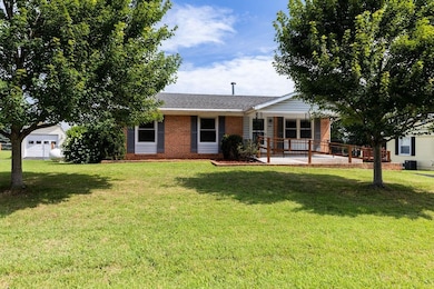 38 Greenbriar Ln, Stuarts Draft, VA 24477 - photo 2