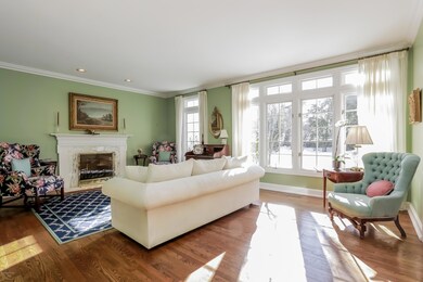 005-Living_Room-1481149-print.jpg