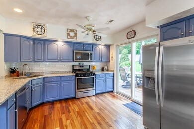 44 Elizabeth Rd, Billerica, MA 01821 - photo 2