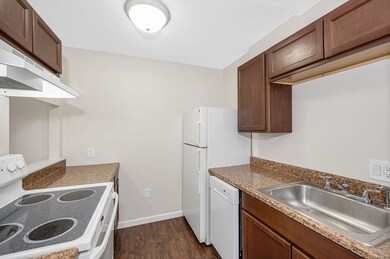 201 Thorndike St unit 27, Lowell, MA 01852 - photo 4