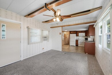 70 Shumway St unit B12, Springfield, MA 01119 - photo 2