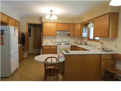 All appliances stay in the spacious Kitchen with b
