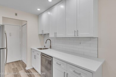 82 Amberly Dr unit K, Manalapan, NJ 07726 - photo 4