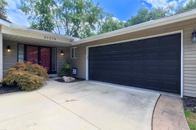 37276 Forestview Ct, Clinton Township, MI 48036 - photo 5