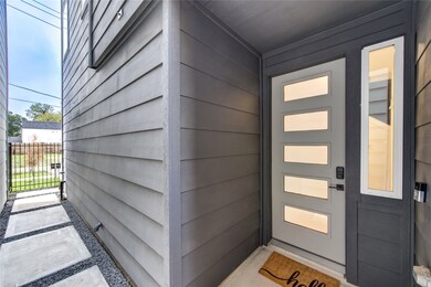 4328 Arlington St, Houston, TX 77022 - photo 4