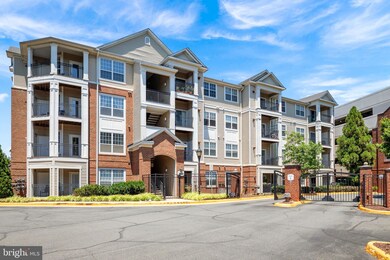 12909 Centre Park Cir unit 405, Oak Hill, VA 20171 - photo 2