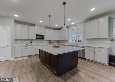 23381 Lilliflora Dr, California, MD 20619 - photo 3