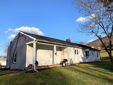 584 E Watson St, Bedford, PA 15522 - photo 4