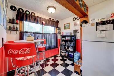 1808 E 27th St, Des Moines, IA 50317 - photo 4