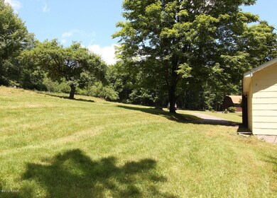 1096 Towpath Rd, Hawley, PA 18428 - photo 3