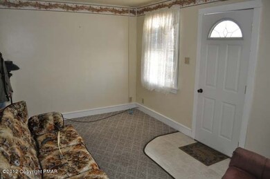 225 Center Ave, Jim Thorpe, PA 18229 - photo 4