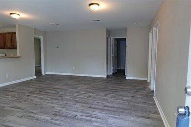 7806 Beckley St unit B, Houston, TX 77088 - photo 2