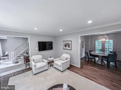 7048 Arbor Ln, McLean, VA 22101 - photo 6