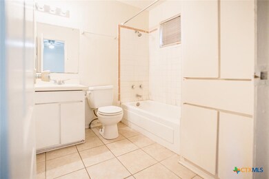 1239 N Lbj Dr unit F, San Marcos, TX 78666 - photo 2