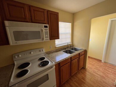 3115 Windsor Ave unit 2, West Palm Beach, FL 33407 - photo 6