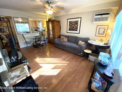 32 Croft Ct unit A, Staten Island, NY 10306 - photo 6