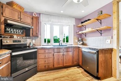 4025 E Campbell Rd, Pennsburg, PA 18073 - photo 4