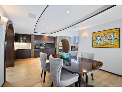 Dining room overlooking the lake