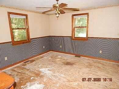 126 E Charlton Rd, Spencer, MA 01562 - photo 5