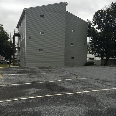 526 Broad St unit 2, Emmaus, PA 18049 - photo 2