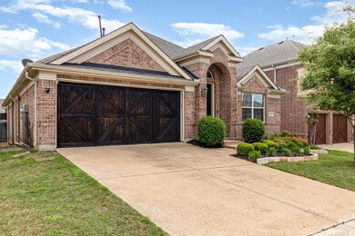 View of front of house featuring a front yard