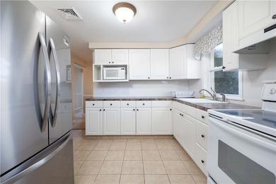 25 Honeysuckle Rd, Warwick, RI 02888 - photo 3