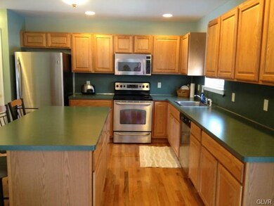 4510 Troxell Dr, Whitehall, PA 18052 - photo 5