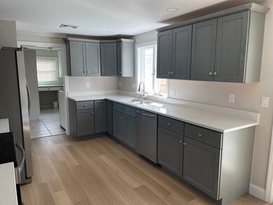 13 Taylor Ave, Burlington, MA 01803 - photo 5