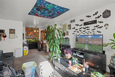 18574 Masonic unit 7, Fraser, MI 48026 - photo 7