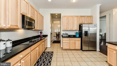 4538 Hummingbird Ln, Fairfax, VA 22033 - photo 6