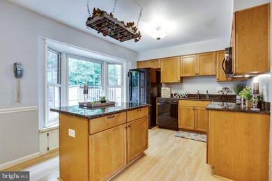 2935 Waterford Ct, Vienna, VA 22181 - photo 3