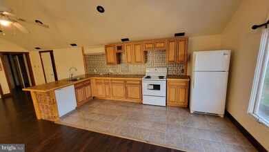 217 E Market St unit 5, Orwigsburg, PA 17961 - photo 2