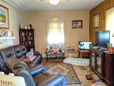 403 Thomas St, Reidsville, NC 27320 - photo 5