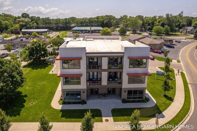 2-web-or-mls-532 W 16th St, Holland-2