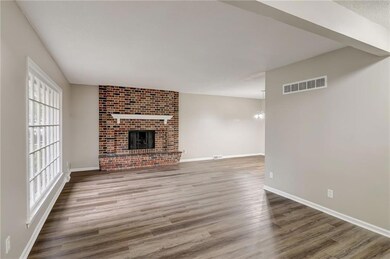 501 W Olive St, Raymore, MO 64083 - photo 3