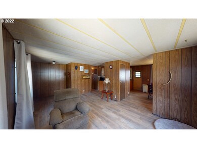 208 Rose Ave, Myrtle Creek, OR 97457 - photo 6