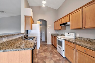 1724 E Fr-007-008-DLB 5108-MLS_Size