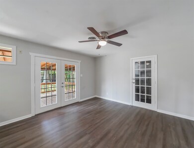 815 Rainy River Dr, Houston, TX 77088 - photo 6