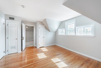 83 Pleasant St unit 6, Marblehead, MA 01945 - photo 3