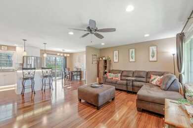 1429 Columbus Dr, Waterloo, IA 50702 - photo 5