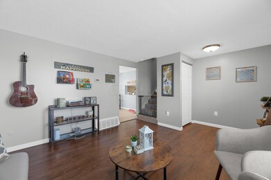 851 Cherryberry Dr, Columbus, OH 43228 - photo 4