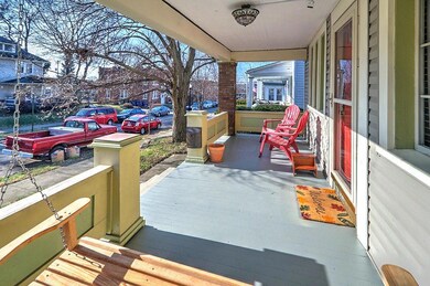 24 E Longview