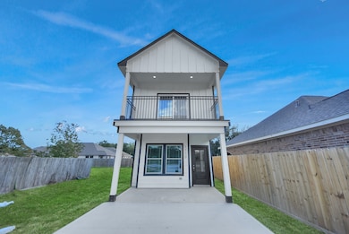 1110 E Main St, La Porte, TX 77571 - photo 2