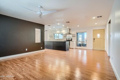 6-316330136-07 Living Room