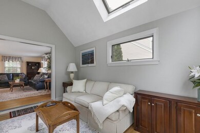 7 Mohawk Rd, Marblehead, MA 01945 - photo 4